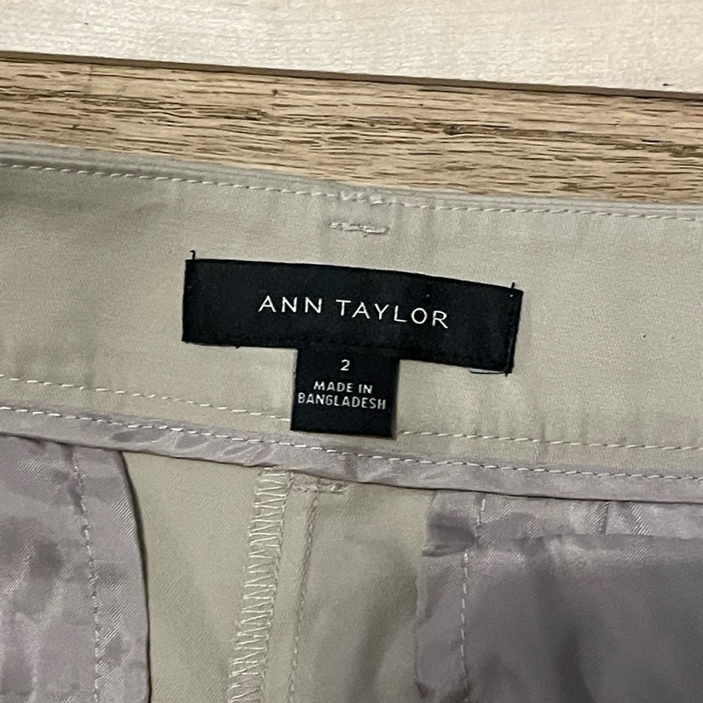 Ann Taylor shorts size‎ 2 - Picture 2 of 4